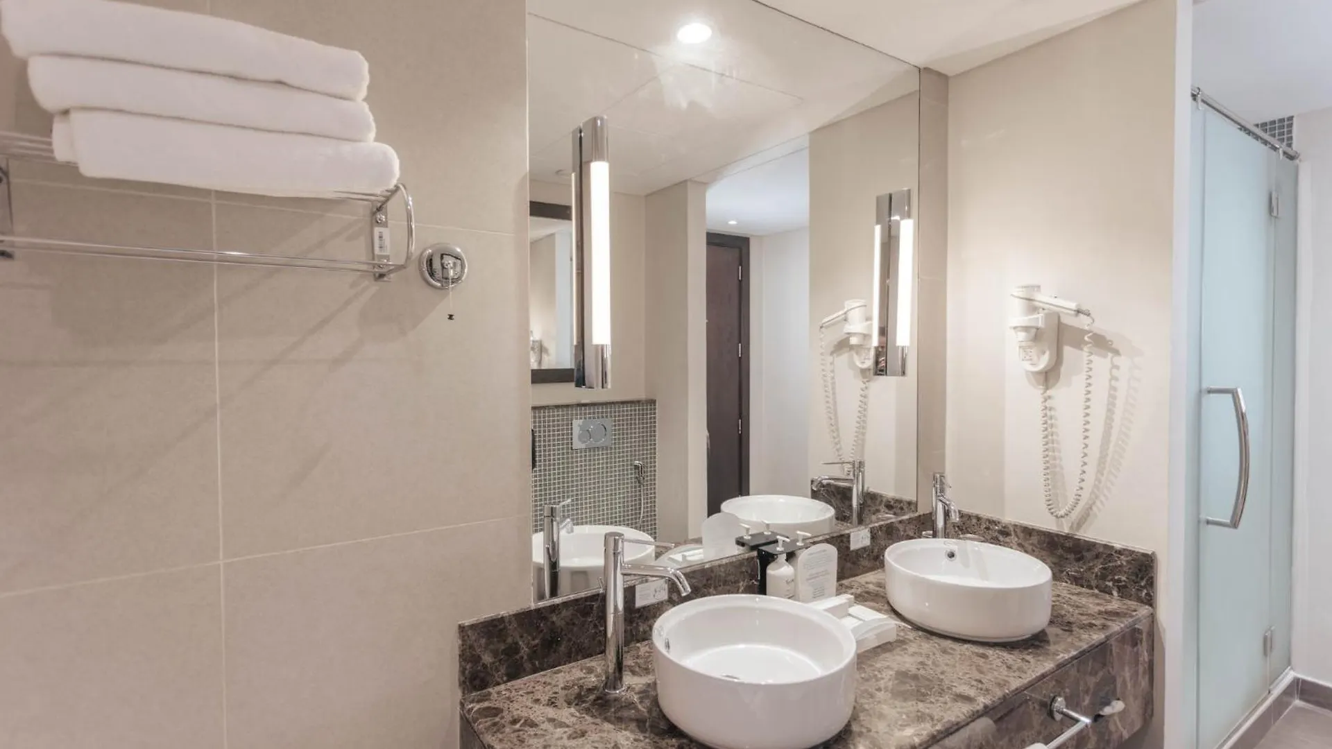 Holiday Inn Abu Dhabi By Ihg מלון