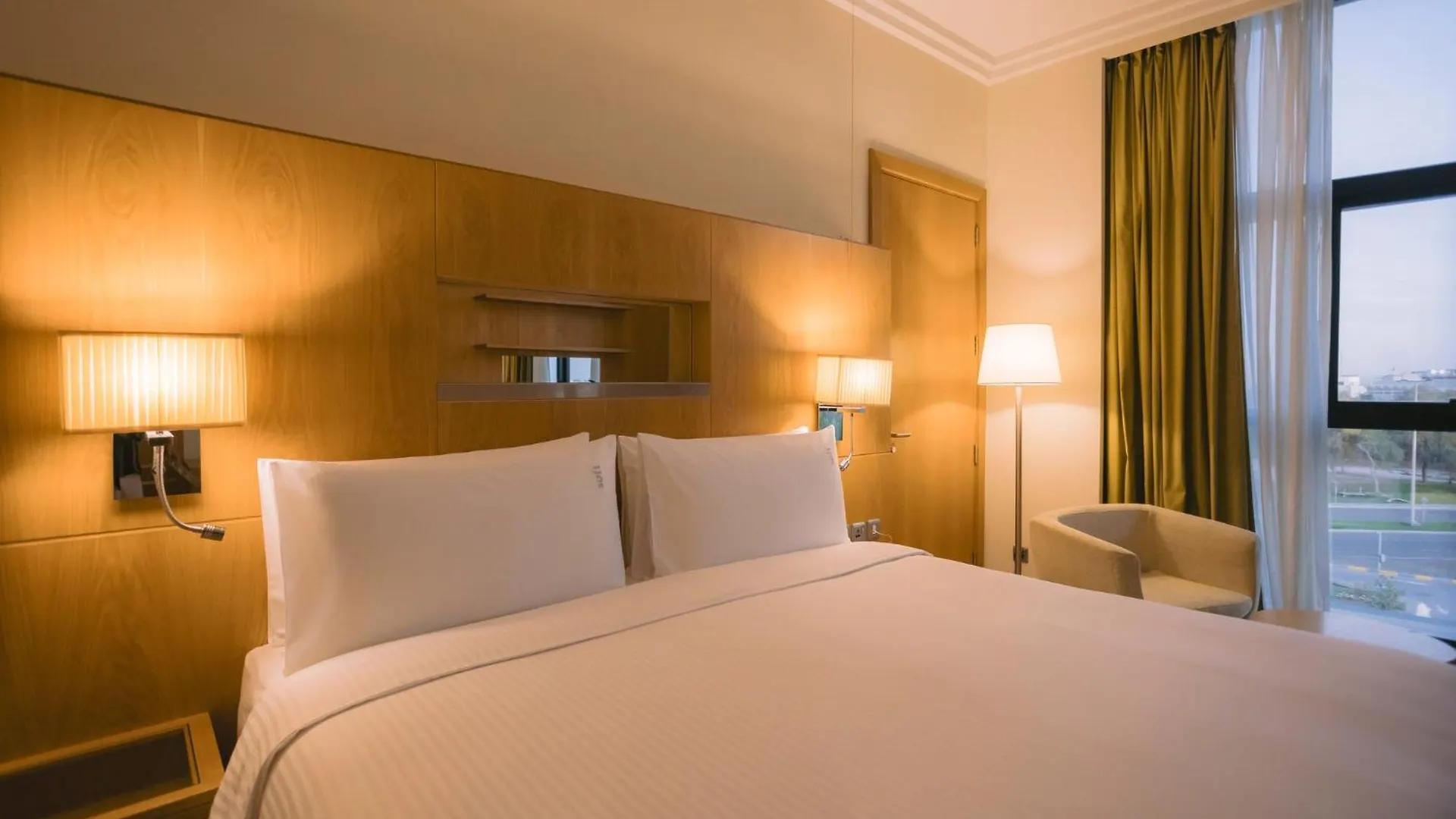 Holiday Inn Abu Dhabi By Ihg מלון