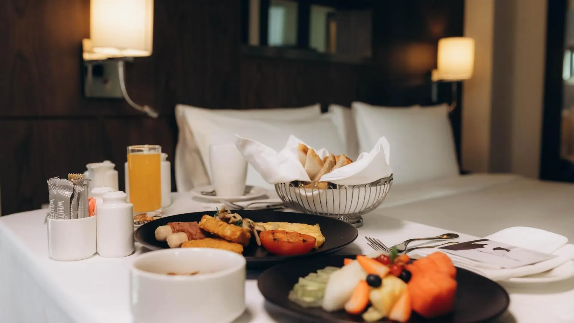 Holiday Inn Abu Dhabi By Ihg 4*,