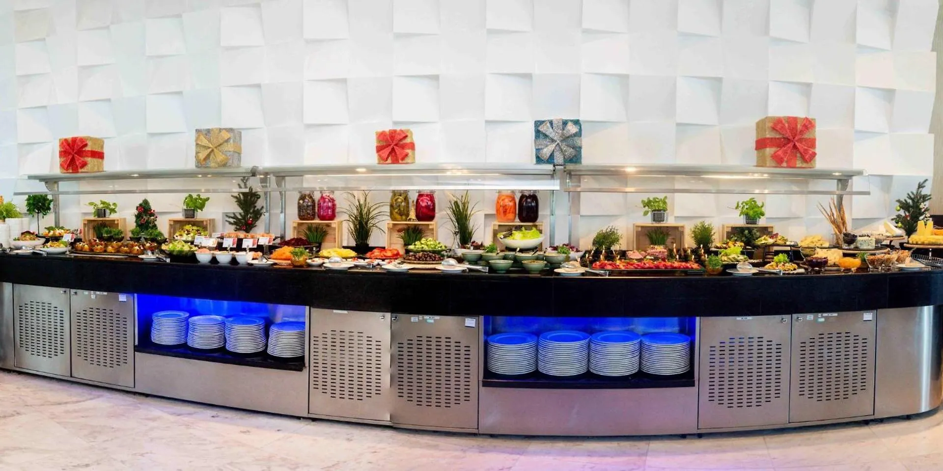 Hotel Holiday Inn Abu Dhabi By Ihg