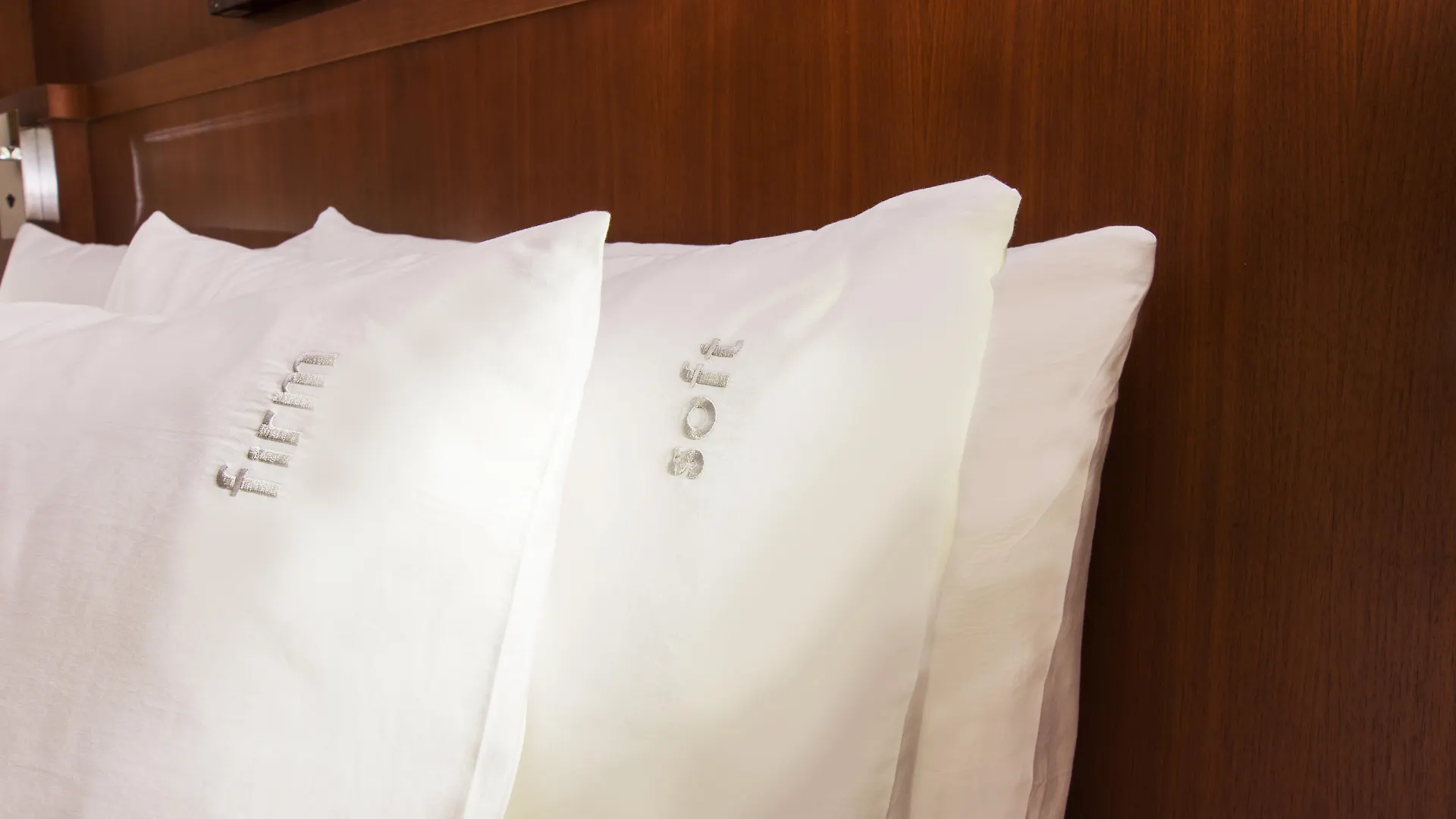Holiday Inn Abu Dhabi By Ihg 4*,  Emirati Arabi Uniti