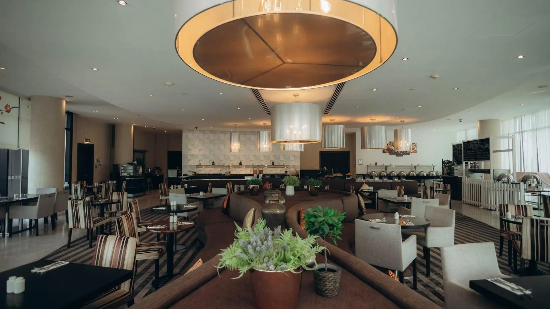 Hotel Holiday Inn Abu Dhabi By Ihg
