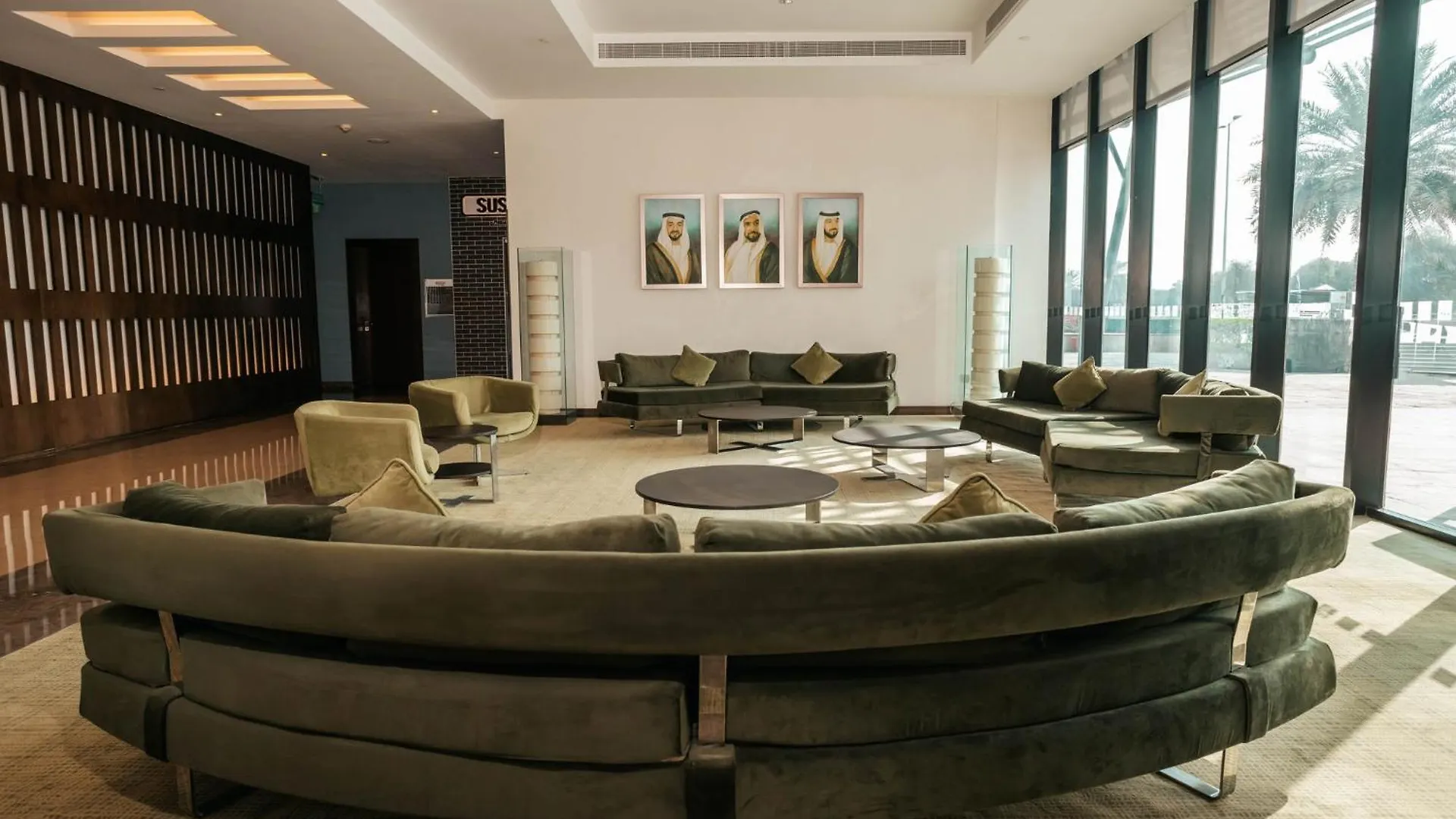 Hotel Holiday Inn Abu Dhabi By Ihg