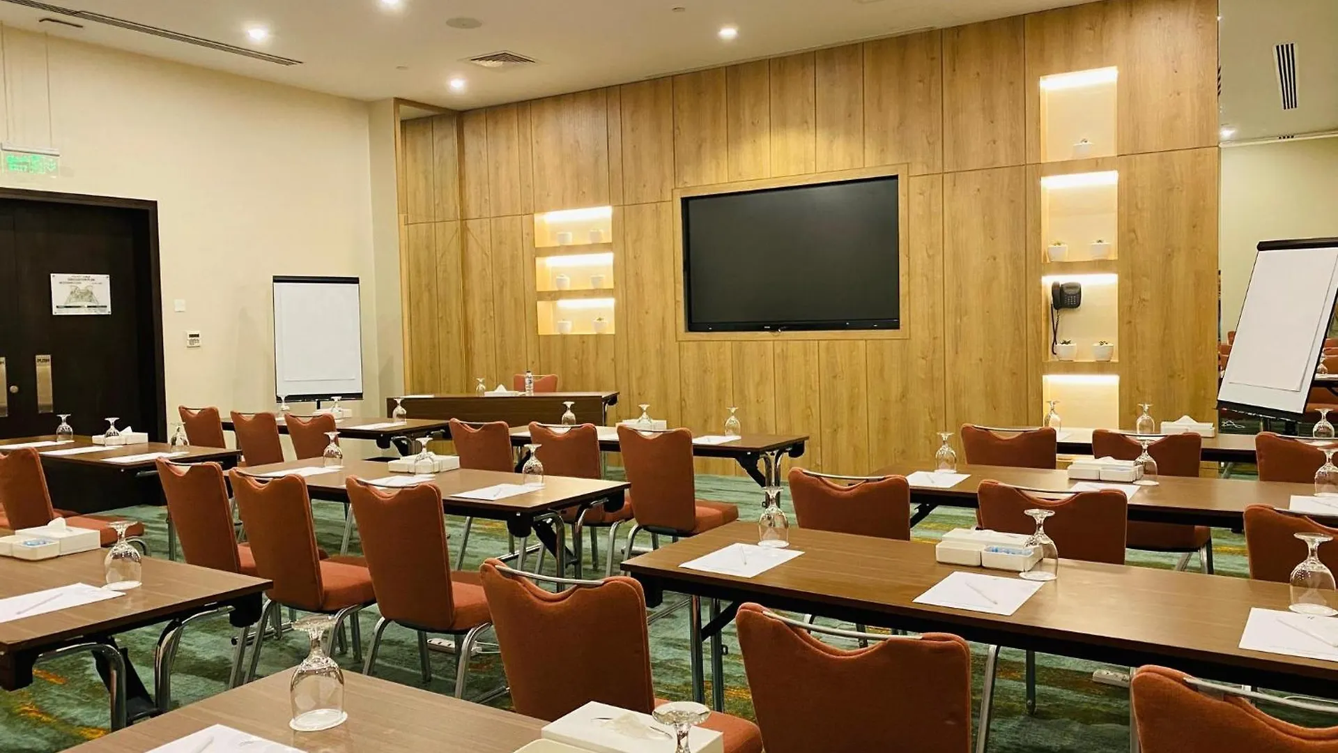 Holiday Inn Abu Dhabi By Ihg Hotel